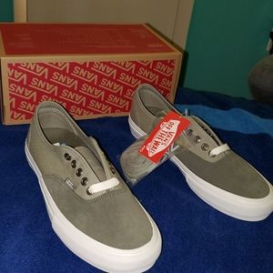 Van's authentic pro